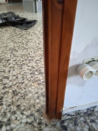 2 Puertas madera maciza clásicas