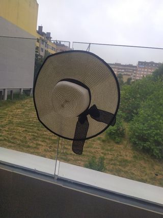 Pamela beige y negra, nueva