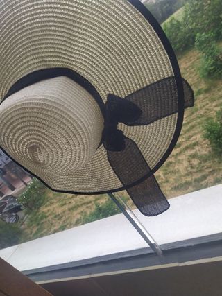 Pamela beige y negra, nueva