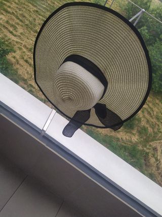 Pamela beige y negra, nueva