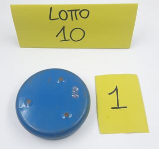 Scatola in latta tonda con rose