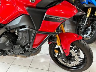 Yamaha Tracer 9 GT roja