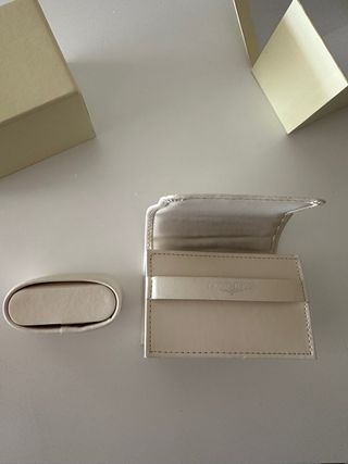 Estuche Longines beige para viaje.
