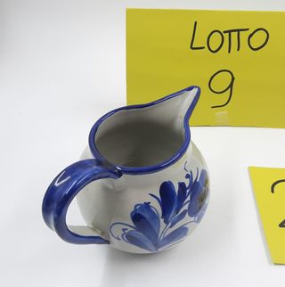 Brocca in ceramica dipinta a mano