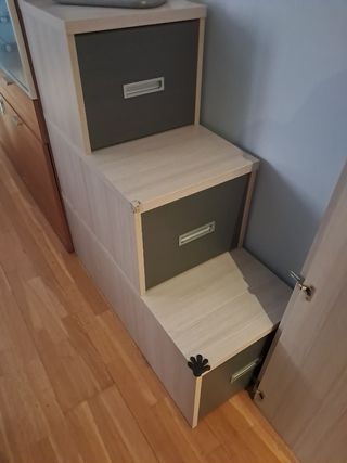 Cama elevada armarios parte inferior