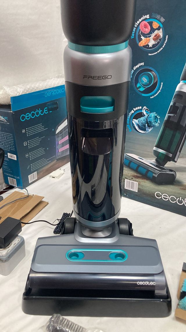 Cecotec FreeGo Wash&Vacuum: scopa elettrica