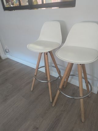 2 Taburetes Altos Blancos - Madera