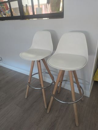 2 Taburetes Altos Blancos - Madera