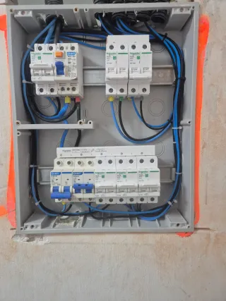 Tecnico Electricista e instalación de pladur
