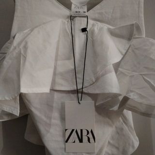 Top volante de Zara