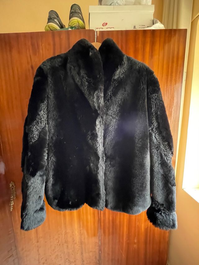 Chaqueta corta piel autentica negra