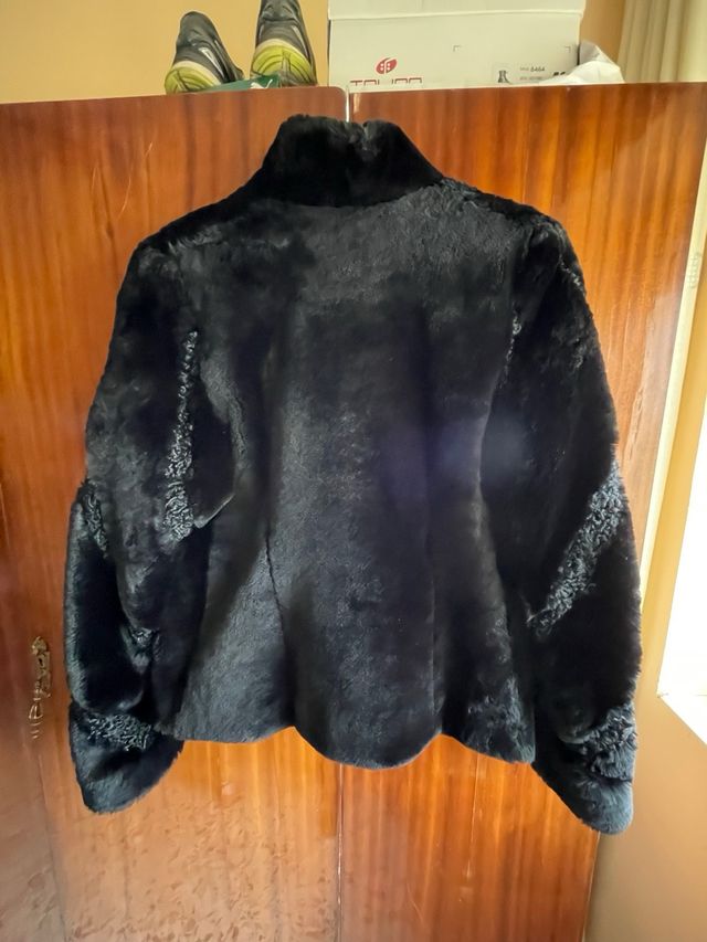 Chaqueta corta piel autentica negra