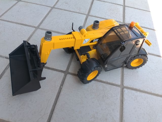 Sollevatore giocattolo CAT Bruder