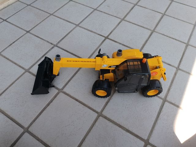 Sollevatore giocattolo CAT Bruder