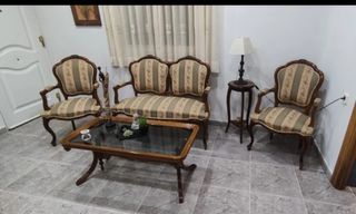 ¡¡SE VAN AL PUNTO LIMPIO!! Se venden sofás clasico