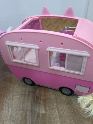 Caravana Hello Kitty para muñecas