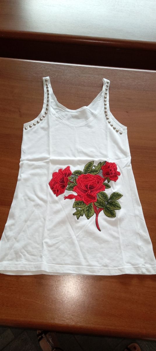 Canotta bianca fiori rossi tg M