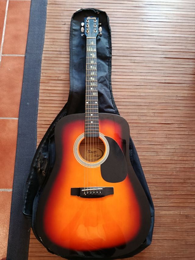 Guitarra acústica Squier by Fender