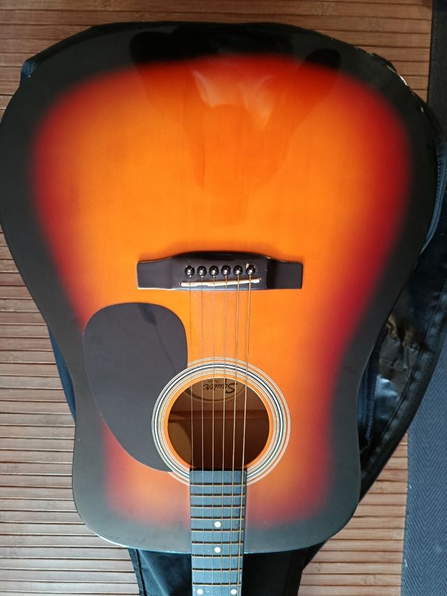 Guitarra acústica Squier by Fender