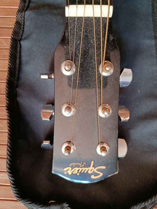 Guitarra acústica Squier by Fender