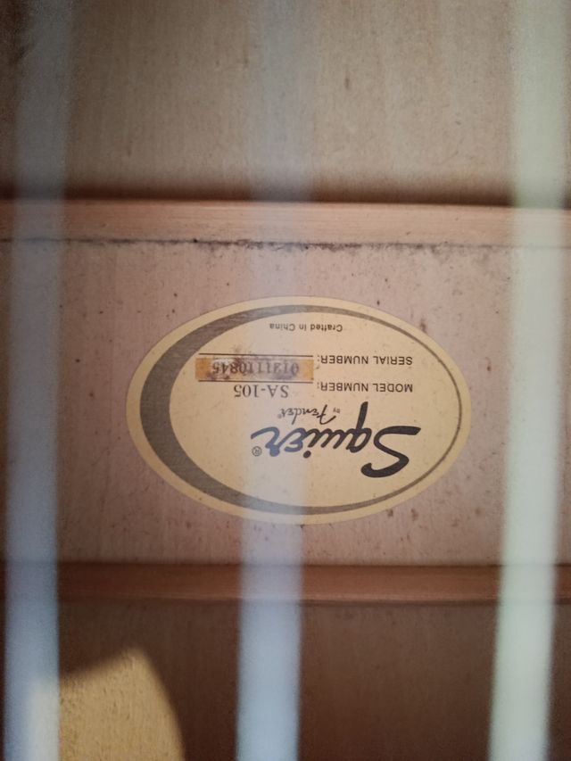 Guitarra acústica Squier by Fender