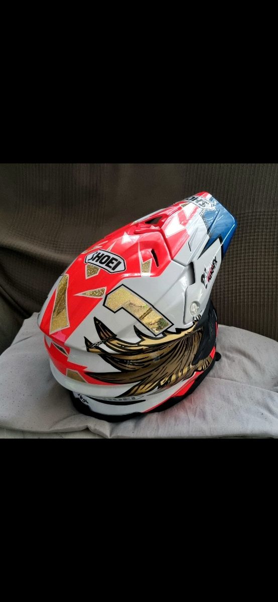 Casco Shoei VFX- Diseño único