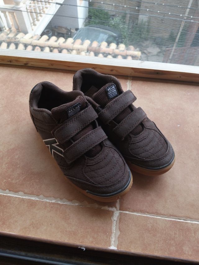 Zapatillas Kelme precisión, niño velcro marrón,