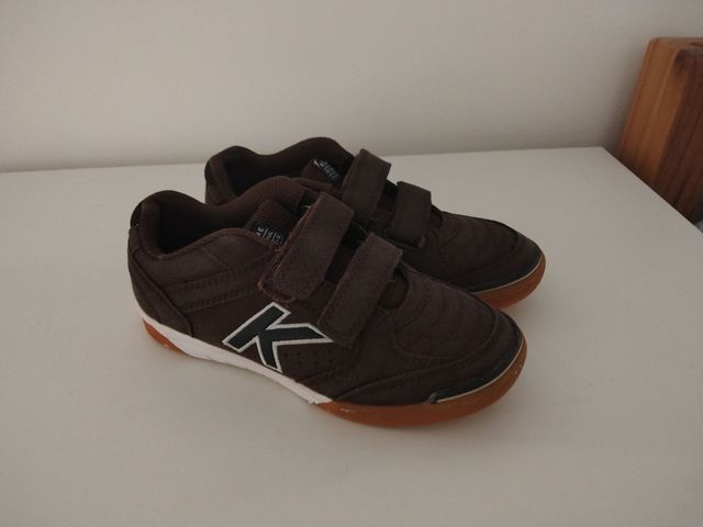 Zapatillas Kelme precisión, niño velcro marrón,