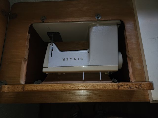Máquina coser Singer 518 + mueble