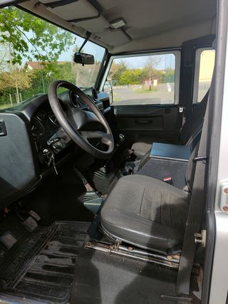 Land Rover Defender 2008