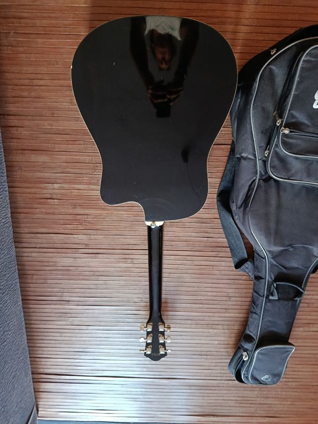 Guitarra electroacústica Ibáñez