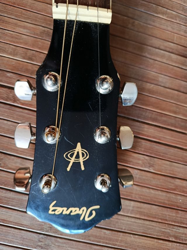 Guitarra electroacústica Ibáñez