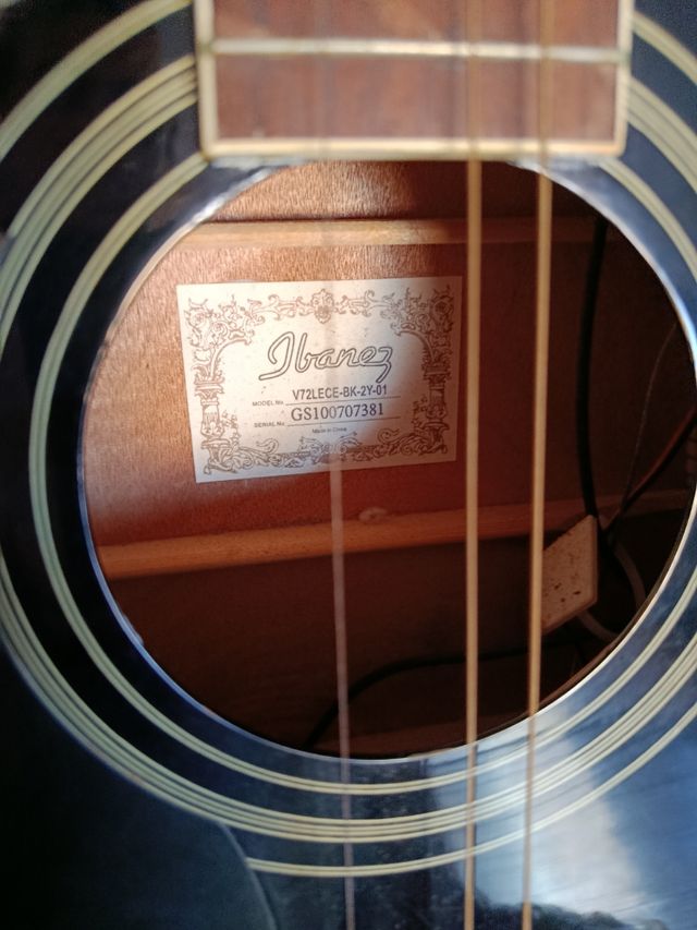 Guitarra electroacústica Ibáñez