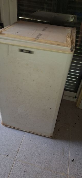 Nevera Zanussi Pequeña