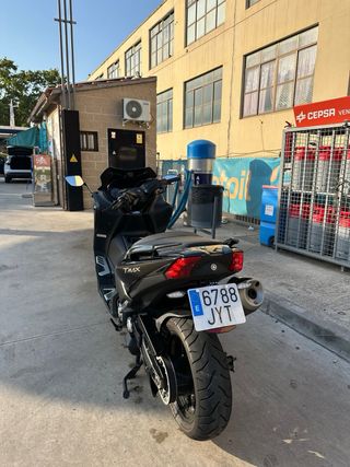 Yamaha T-Max 530