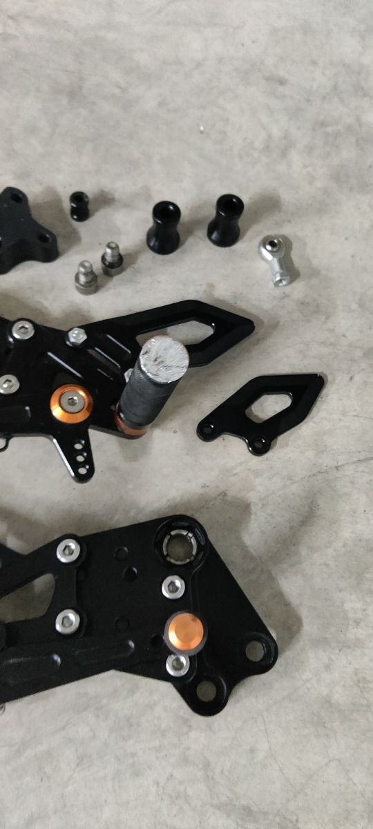 Estriberas retrasadas KTM Duke 390