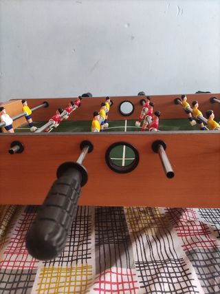 Futbolín de madera clásico