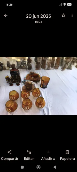 Lote antigüedades: copas, jarras y licorera