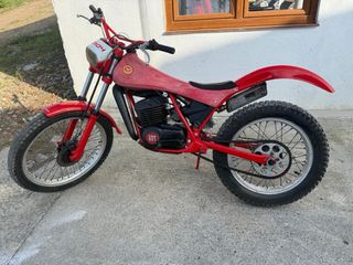 Montesa 304: Moto trial roja