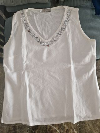 Camiseta LARA&Co blanca con pedrería