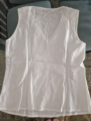 Camiseta LARA&Co blanca con pedrería