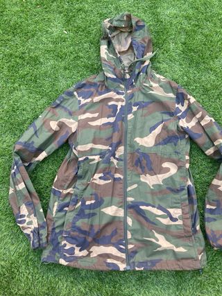 Cazadora Pull&Bear camuflaje talla L