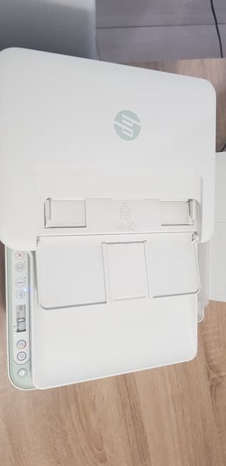 Impresora HP DeskJet Plus 4122 blanca