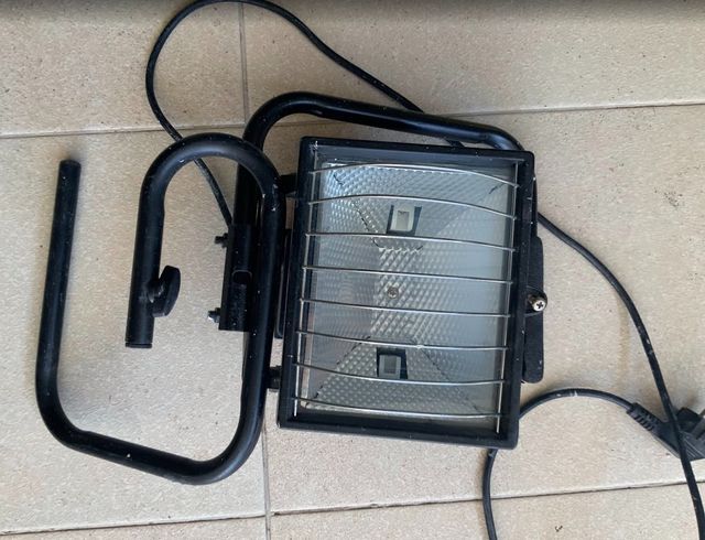 Proyector portátil con soporte