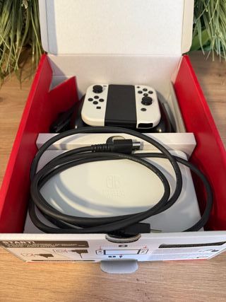 Nintendo Switch OLED Blanca-Negra