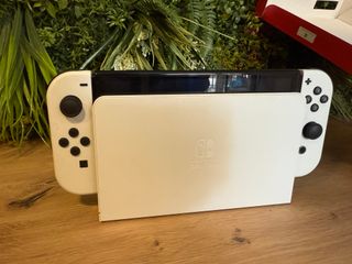 Nintendo Switch OLED Blanca-Negra