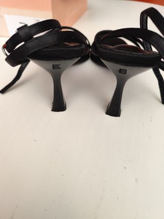 Zapatos Merkal dorados 37