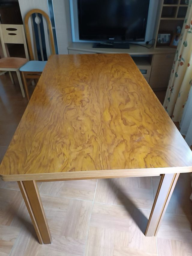 Mesa comedor madera + 4 sillas
