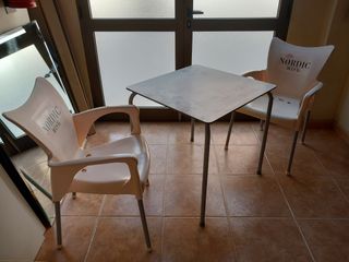 Mesa y 2 sillas NORDIC MIST terraza