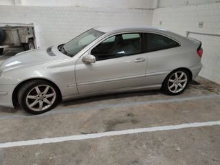Mercedes-Benz Clase C 2004